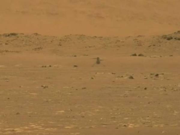 Un video grabado por el rover Perseverance, el todoterreno compañero de Ingenuity en esta misión de la NASA ha Marte, ha podido mostrar al dron en acción. Foto: Nasa.