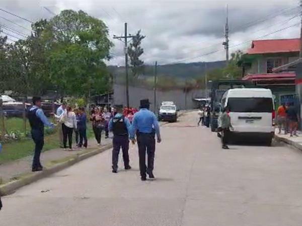 Las autoridades están trabajando para restablecer el control y mantener la seguridad en el lugar.