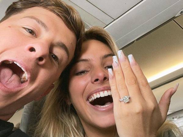 Desde que anunciaron su compromiso en 2021, la cantante venezolana Lele Pons no ha dejado de compartir en sus redes sociales la felicidad que le da unir su vida al también cantante Guaynaa. Aquí te compartimos algunos de los detalles de su boda que se celebra este 4 de marzo en Miami