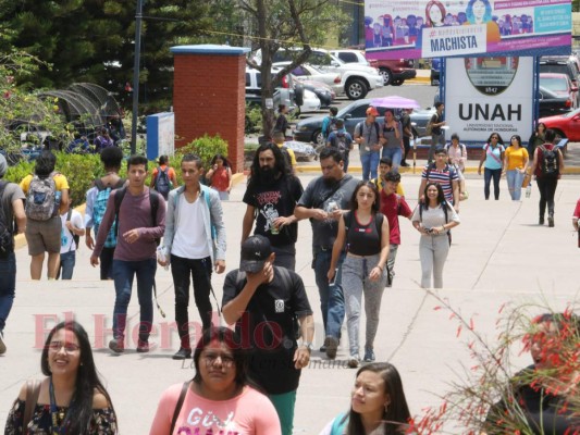 El segundo período inició de manera inmediata en la UNAH. Foto: EL HERALDO.