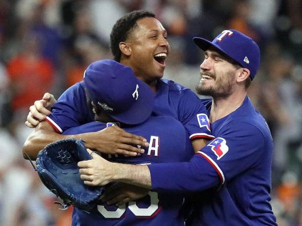 Los Rangers logran ganar el séptimo set contra los Astros de Houston y logran ir a la Serie Mundial.