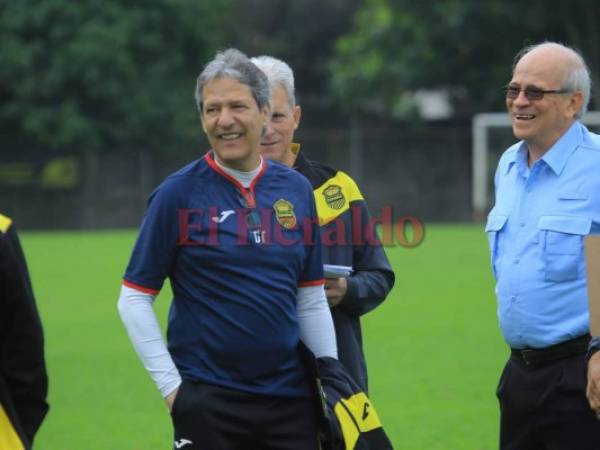 El colombiano ya comenzó a trabajar con los jugadores del Real España.