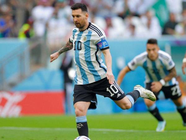 Seis camisetas de Messi serán subastadas para una obra benéfica.