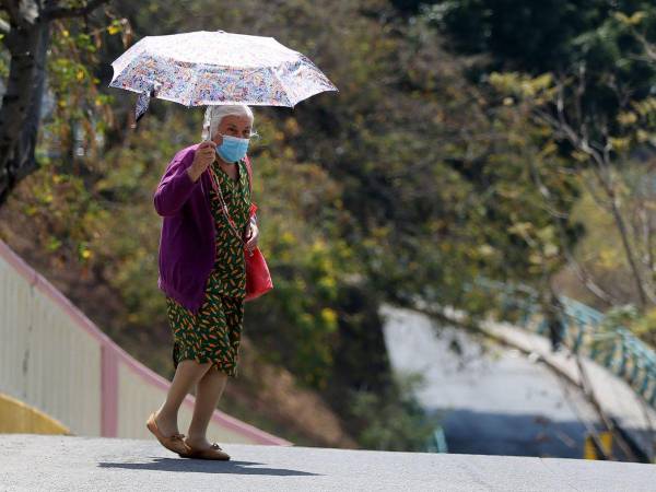 Al menos durante todo abril, los capitalinos tienen que evitar exponerse por tiempos prolongados a los rayos directos del sol.