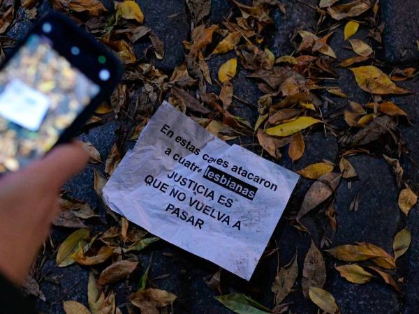 Varias personas han protestado en Buenos Aires exigiendo justicia para las mujeres.