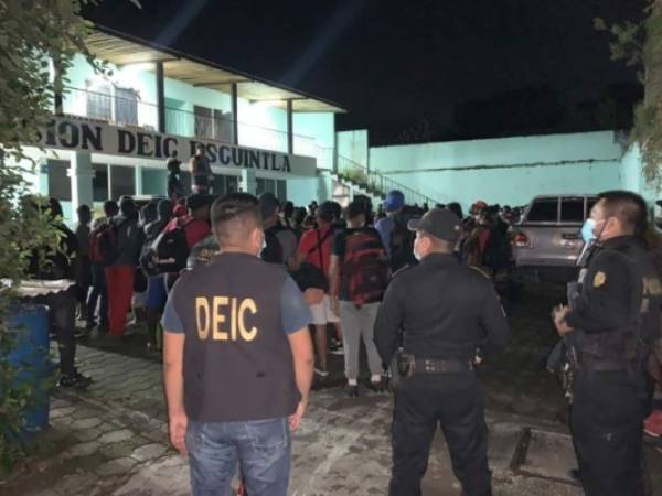 La Policía Nacional Civil DE Guatemala informó sobre la detención del camión y de sus ocupantes. Foto: Cortesía