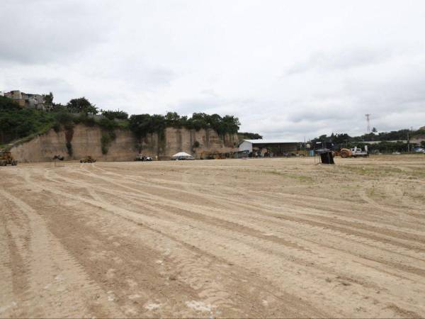 El predio de la Plaza Navideña se ubica en el anillo periférico.