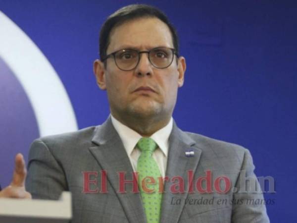 El canciller Lisandro Rosales es un gestor del traspaso. Foto: El Heraldo