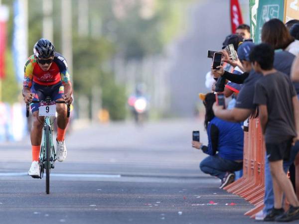 Óscar Rodríguez mantiene un paso firme rumbo al primer lugar de la Vuelta Ciclística.