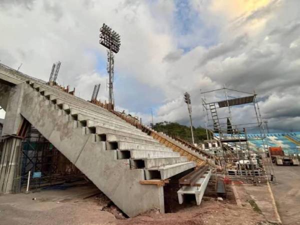 La estructura completa ya está en el recinto deportivo a la espera de sus instalación.