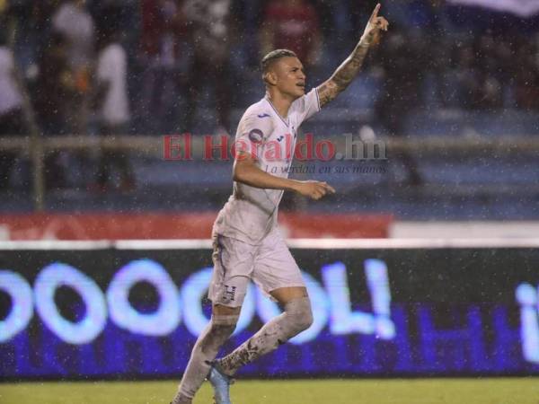 Arriaga marcó el segundo gol de los catrachos.