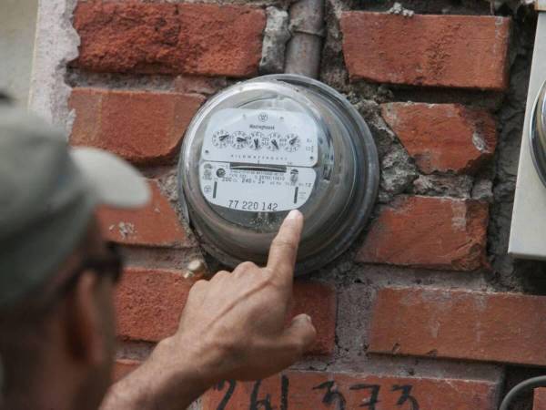 Los usuarios de la ENEE denunciaron incrementos en sus facturas mayores al 30% entre abril y mayo de 2024, mientras que otros abonados siguen esperando la instalación medidores.