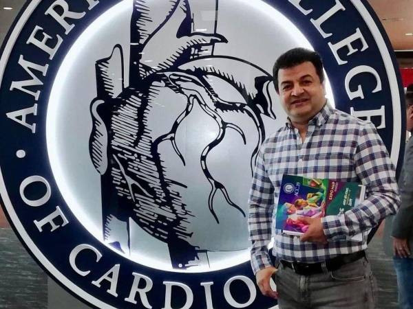 Además de la ayuda económica para el doctor Regner, también se piden oraciones para su sanación.