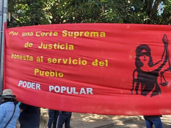 La resitencia se movilizó para exigir una CSJ honesta y al servicio del pueblo.