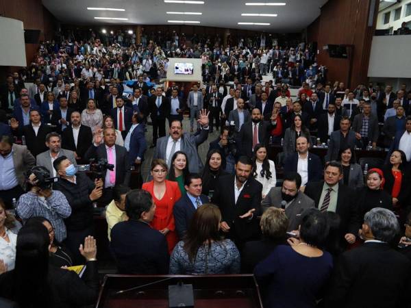 Momento en que los 15 magistrados electos eran juramentados, el momento que los hondureños habían esperado desde hace tres semanas, cuando en la sesión del 25 de enero no se logró consenso para darle a Honduras una nueva Corte Suprema de Justicia (CSJ).