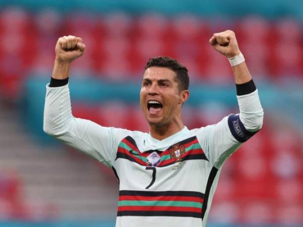 El delantero portugués Cristiano Ronaldo celebra al final del partido de fútbol del Grupo F de la UEFA EURO 2020 entre Hungría y Portugal en el Puskas Arena de Budapest. Foto:AFP