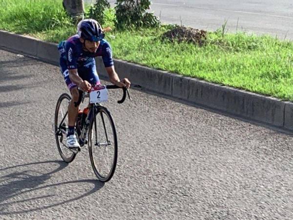 Marco Antonio Baca lidera la segunda vuelta de la categoría Élite