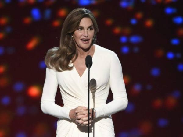 Caitlyn participó en una conferencia en la que no pudo contener las lágrimas al recordar a su papá.