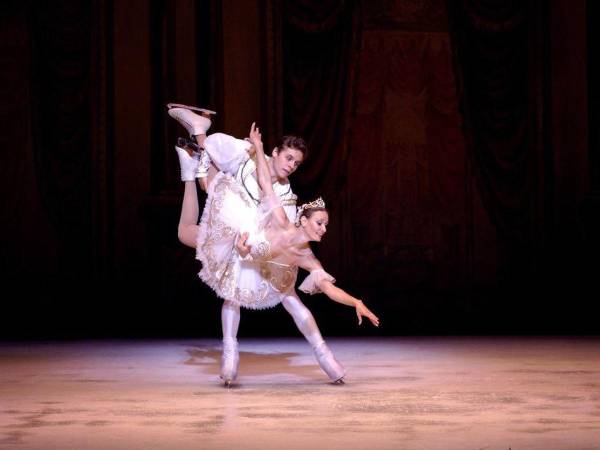 El Ballet de Moscú sobre Hielo hará su debut en Honduras con su espectáculo ”El lago de los cisnes sobre hielo”, con funciones programadas para Tegucigalpa y San Pedro Sula.