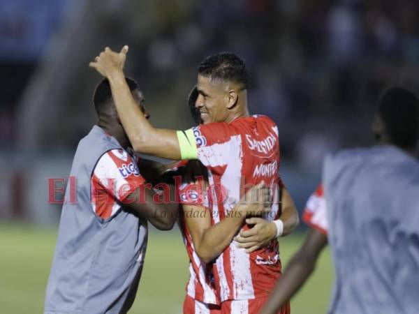 El Vida celebró su triunfo en el clásico de la ciudad de La Ceiba.