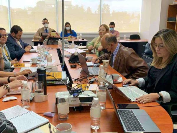 Los delegados de la Junta Nominadora aplaudieron la llegada de un nuevo grupo de veedores internacionales, además de iniciar a subsanar las observaciones expuestas.