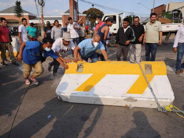 Las barreras que son propiedad municipal ahora están en Perisur.