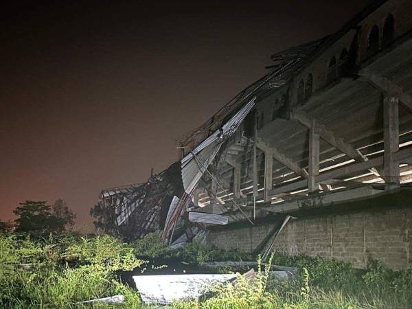 El estadio de Juticalpa sufrió severos daños a raíz de las lluvias que azotaron Honduras la noche del domingo.