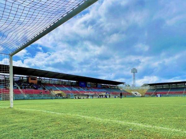 El estadio de La Ceiba tendrá nueva grama y se reinaugurará en 2025.