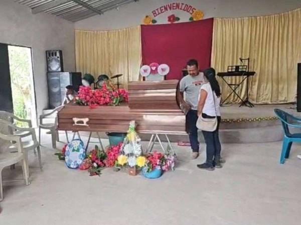 Los cuerpos de Gilberto Orellana e Isaías Pérez fueron velados en Dulce Nombre de Copán. Ayer fueron enterradas otras dos víctimas.