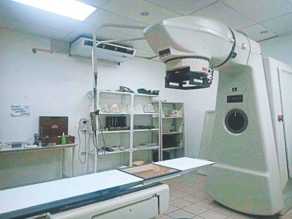 Máquina de radioterapias del Hospital San Felipe.