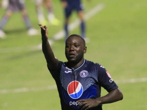 Wilmer Crisanto, jugador de Motagua, sufrió ataques racistas en el partido contra Platense.