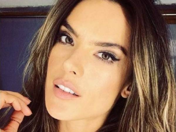 La guapa mujer enamora a sus seguidores son su belleza al natural. Foto: Instagram