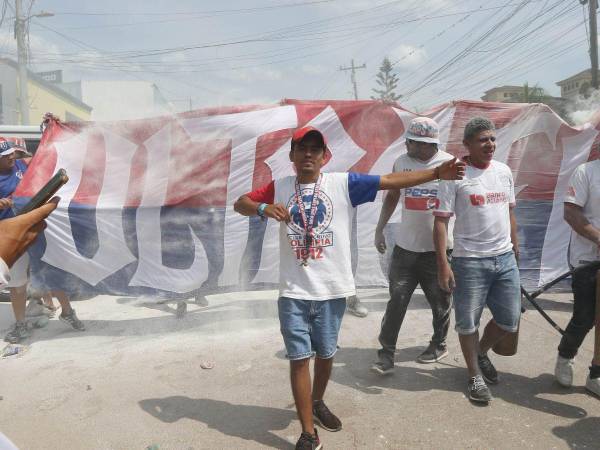 La barra del Olimpia acompaña a su amado equipo en la búsqueda de un nuevo título.