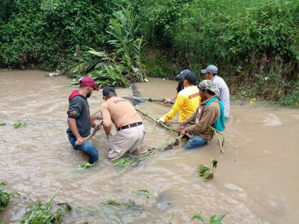 El cadáver fue localizado en un río.