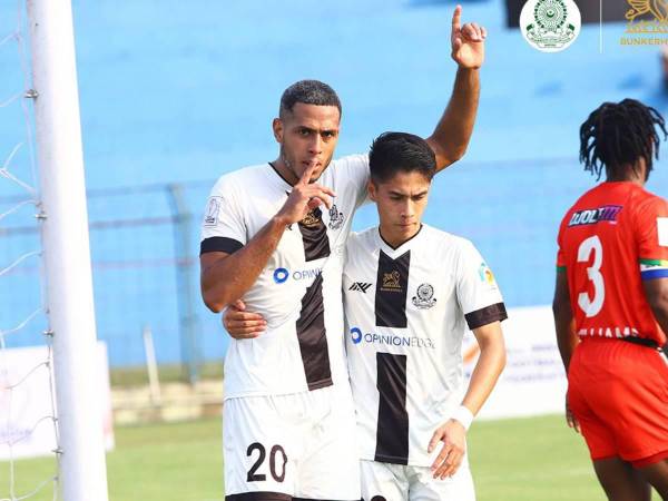 Eddie Hernández está dando de qué hablar en el fútbol de la India.