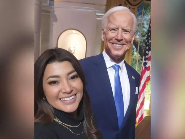 La presentadora hondureña Milagro Flores confundió por un momento a muchos de sus seguidores al compartir fotografías con figuras internacionales como el presidente de EUA, Joe Biden y otras celebridades. “¡Qué honor presidente Biden y vicepresidenta Kamala Harris!” escribió la hondureña en su cuenta oficial de Instagram.