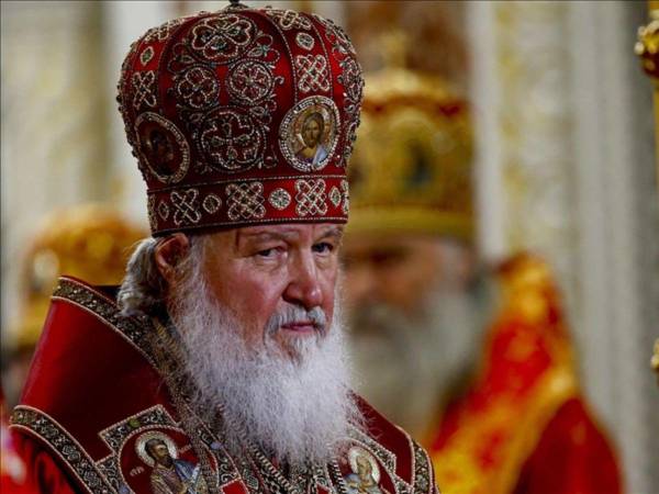 Kirill o Cyril es un obispo ortodoxo ruso. Se convirtió en Patriarca de Moscú y toda la Rus y Primado de la Iglesia Ortodoxa Rusa el 1 de febrero de 2009.