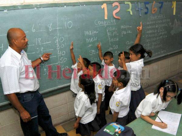 Más de 60 mil docentes se pretende capacitar en Honduras.