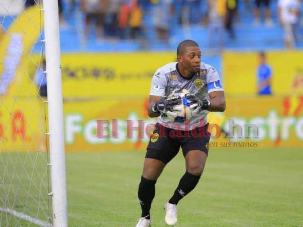 El arquero de la Selección Nacional luego de disputarse la final contra Motagua en el Torneo Clausura 2022, se quedó sin contrato con Real España y dejaba en el aire su futuro.