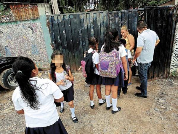 Los niños regresaron a los centros educativos a demandar clases a los maestros, pero la mayoría continuaron con las protestas.