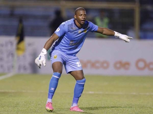 Luis “Buba” López sufrió la lesión en el juego de Real España ante el Olimpia en el Olímpico.