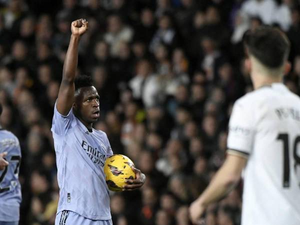 Real Madrid empata con Valencia en Mestalla con doblete de Vinicius