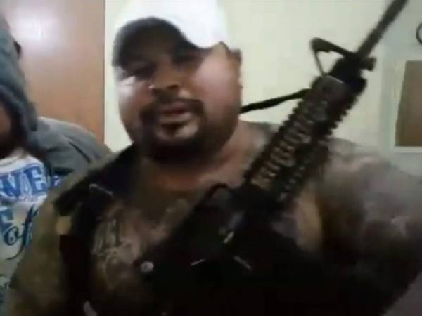 El detenido es fundador de una peligrosa célula de la Mara Salvatrucha conocida como 'San Cocos' en el occidental departamento de Sonsonate, señalaron las autoridades salvadoreñas.