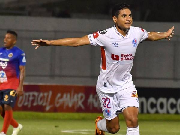 En un partido lleno de sufrimiento, el León logró sacar un triunfo que lo hace soñar con un milagro en la última fecha.