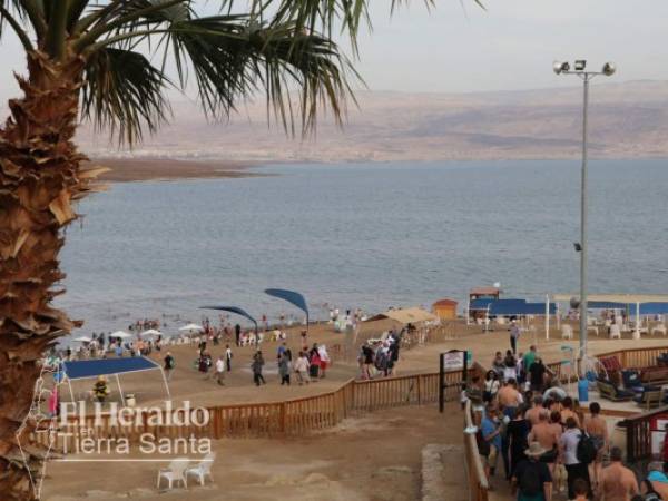 El Mar Muerto situado en una profunda depresión a 430 metros bajo el nivel del mar. Foto: EL HERALDO