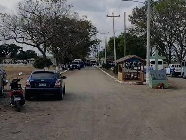 La situación obligó la llegada de un fuerte contingente policial al lugar para ingresar y retomar el orden en el presidio.