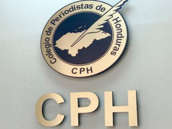 En la denuncia, el CPH advierte que se trata de “la franca intención de desprestigiar y destruir reputación” de varios periodistas.