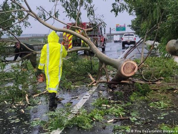 Las autoridades dominicanas pidieron a la población evitar salir ante el riesgo de tormentas e inundaciones.