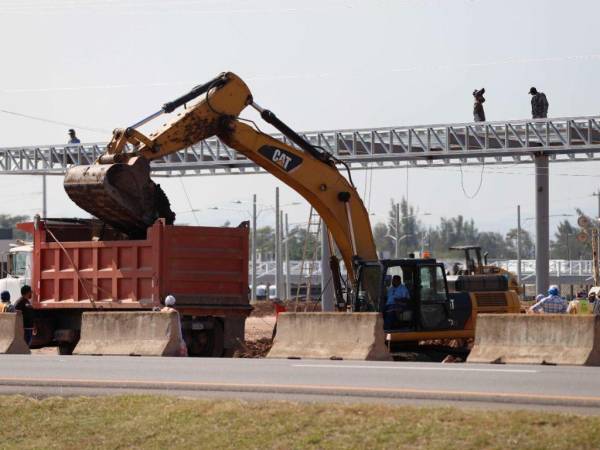 A un año del iniciode operaciones, las obras de construcción siguen en el Aeropuerto Internacional de Palmerola.