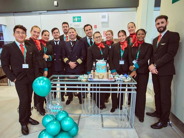 <i>Una celebración llena de alegría y logros en el Aeropuerto Internacional de Palmerola.</i>